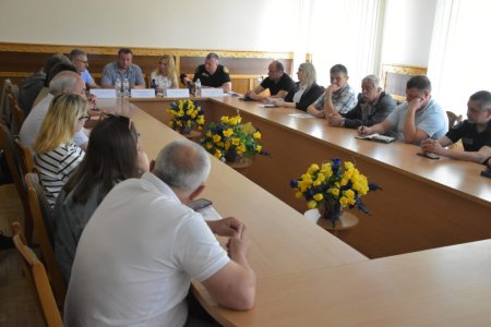 Дефіцит кадрів та перспективи бронювання водіїв: обговорення у Житомирській ОВА