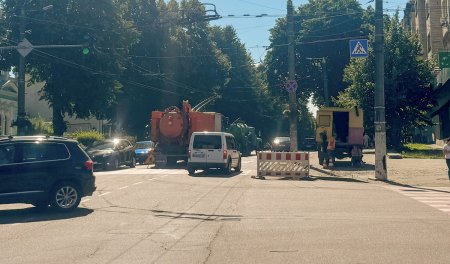 Перекриття смуг на перехресті В. Бердичівська та Шевченка: водіям рекомендують здійснювати об'їзд