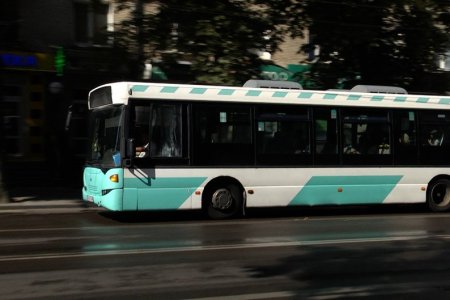 Автобус № 44 знову курсує по вулиці Бориса Тена без заїзду на Мальованку