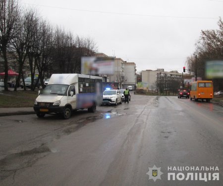 ДТП у Бердичеві: 82-річна пасажирка травмувалася під час виходу з маршрутки