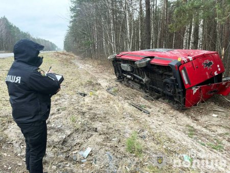 На Коростенщині перекинувся рейсовий автобус: 5 пасажирів у лікарні