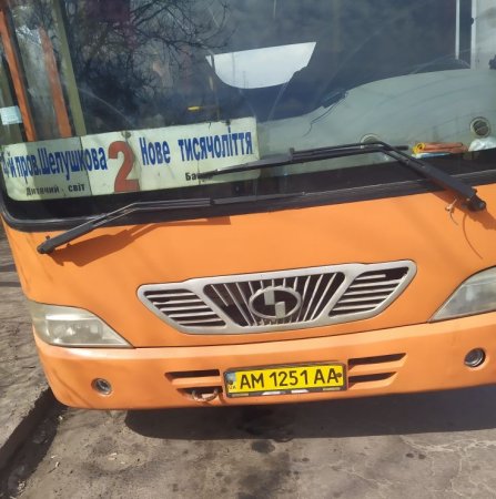 Бердичівляни змусили вибачатись водія маршрутки перед матір'ю загиблого Захисника