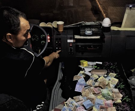 Готівка в громадському транспорті: проблема не в оплаті, а у відсутності обліку