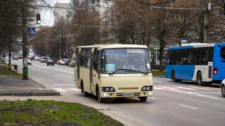 Відсьогодні автобусний маршрут №33 тимчасово обслуговує інший перевізник