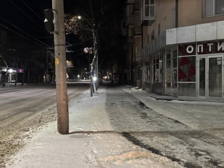 Житомир розчищають після снігопаду: працюють десятки одиниць техніки та сотня комунальників