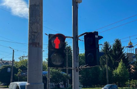 Ще на двох перехрестях Житомира встановили резервне живлення для світлофорів