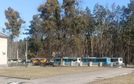 У Житомирі приватні перевізники на дві години зупинили автобуси на кінцевих: вимагали підвищення тарифу
