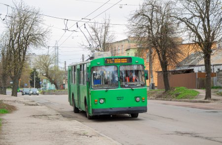На Великій Бердичівській у Житомирі обмежили рух електротранспорту: як курсують тролейбуси