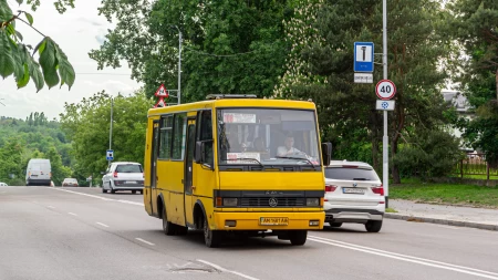 На приміському автобусному маршруті №108 оновлено графік руху: додано вечірній рейс