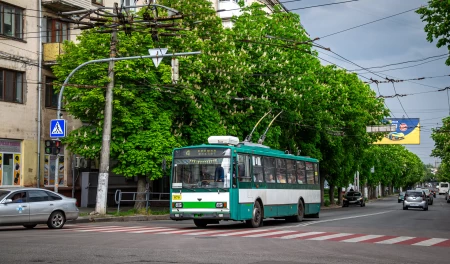 У Житомирі ще один тролейбусний маршрут підлаштували під вечірню електричку з Києва