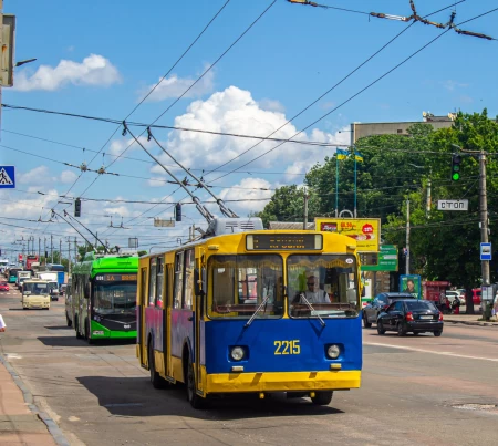 Через асфальтування Київського шляхопроводу два тролейбусні маршрути тимчасово змінять маршрут